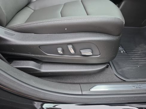 New 2026 Cadillac XT5 Sportv w/ LPO, Floor Liner Package AWD/4WD image 39