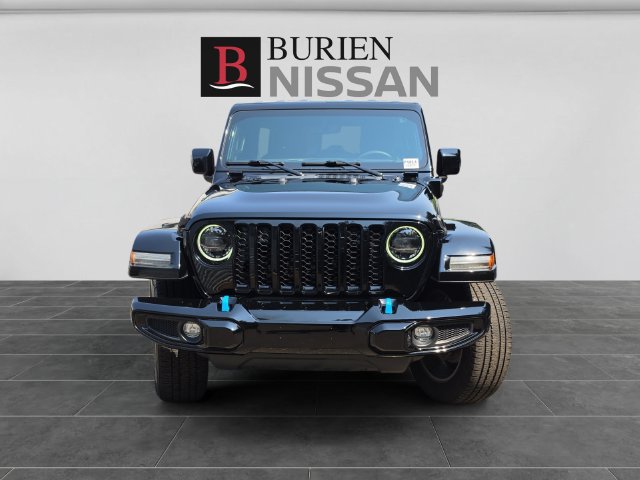 Used 2023 Jeep Wrangler Unlimited Sahara AWD/4WD image 8