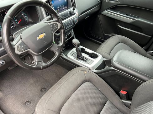Used 2022 Chevrolet Colorado LT w/ LT Convenience Package image 11