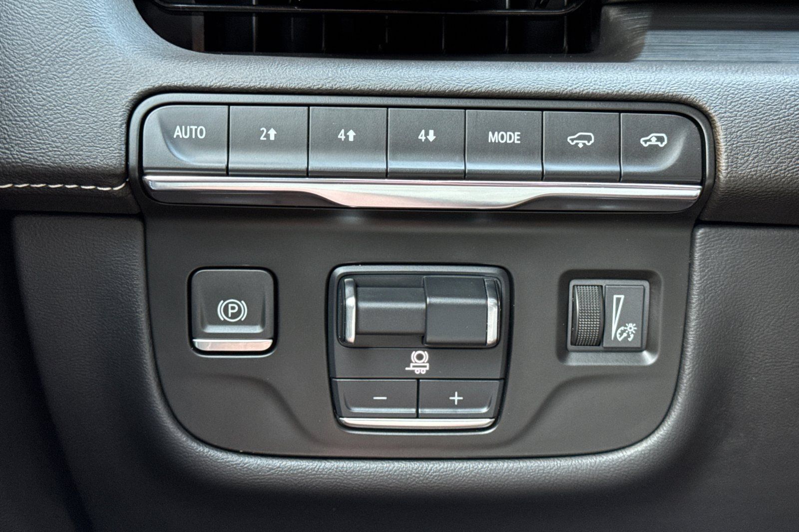 Used 2024 Cadillac Escalade Sport w/ LPO, ONYX Package AWD/4WD image 35
