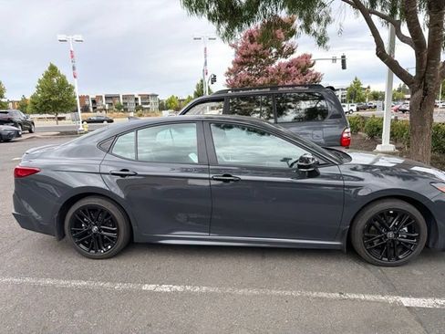 Certified 2025 Toyota Camry SE FWD image 4