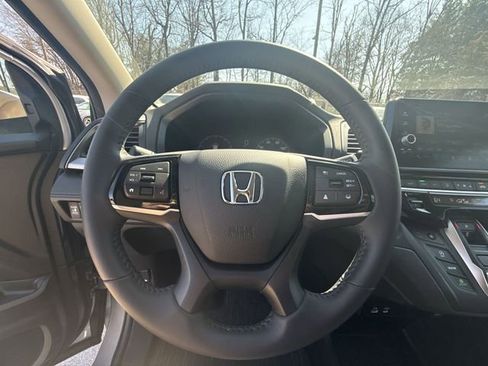 Used 2025 Honda Odyssey EX-L image 14