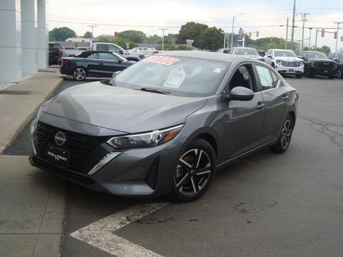 Used 2024 Nissan Sentra SV FWD image 1