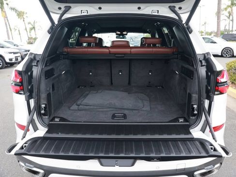 Used 2024 BMW X5 sDrive40i w/ M Sport Package RWD image 39