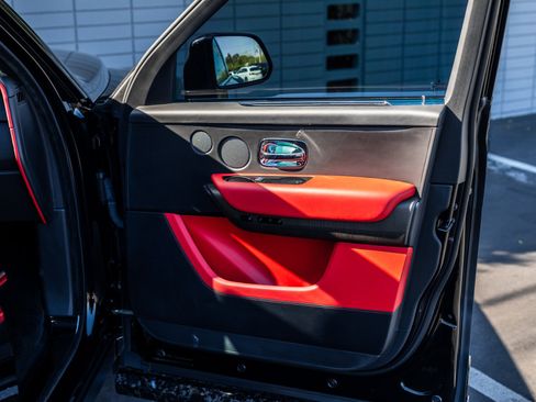 Used 2021 Rolls-Royce Cullinan image 35