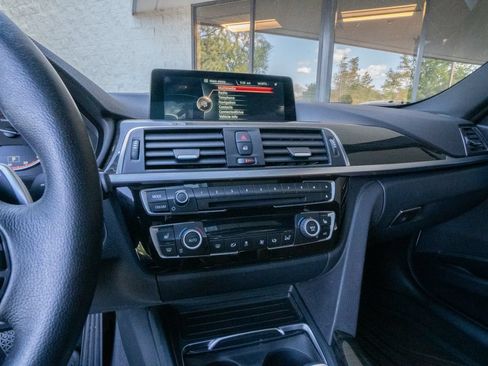 Used 2016 BMW 328i xDrive Sedan AWD/4WD image 11