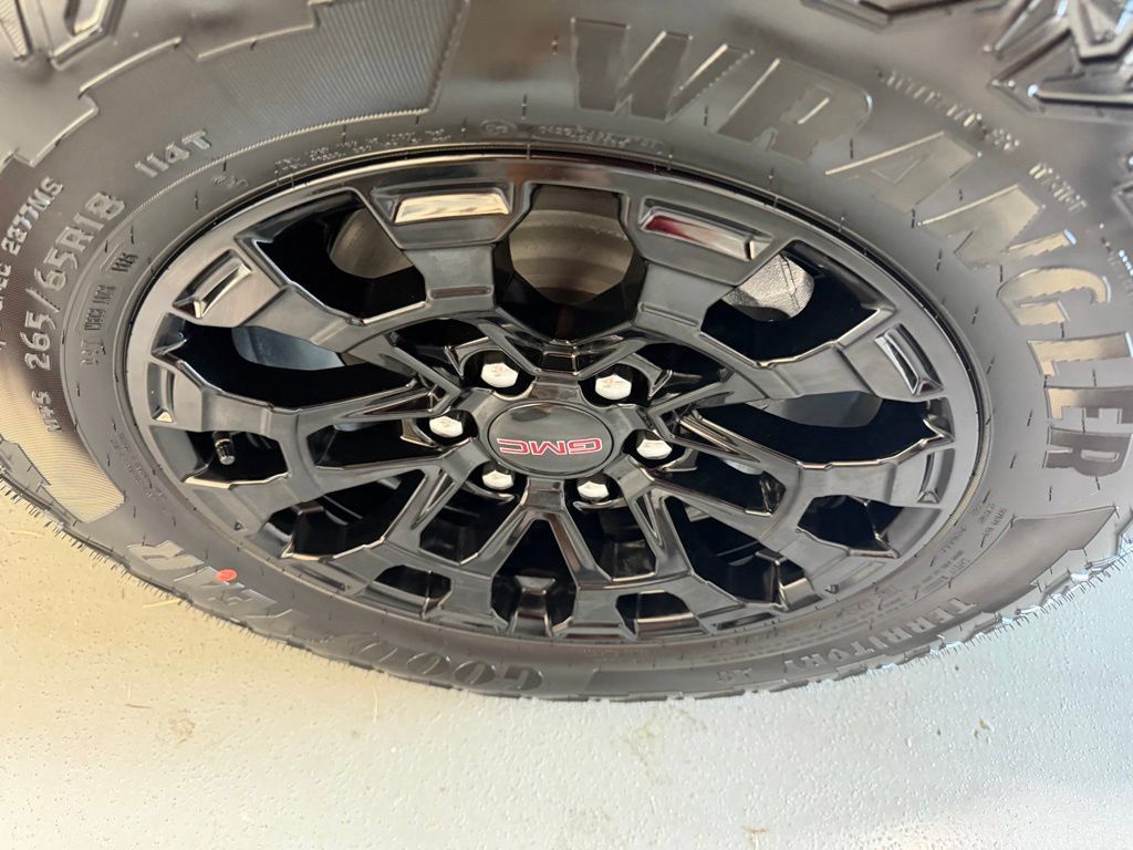 New 2026 GMC Canyon Elevation RWD image 8