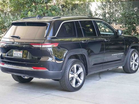 Used 2023 Jeep Grand Cherokee 4WD 4xe w/ Luxury Tech Group II image 6