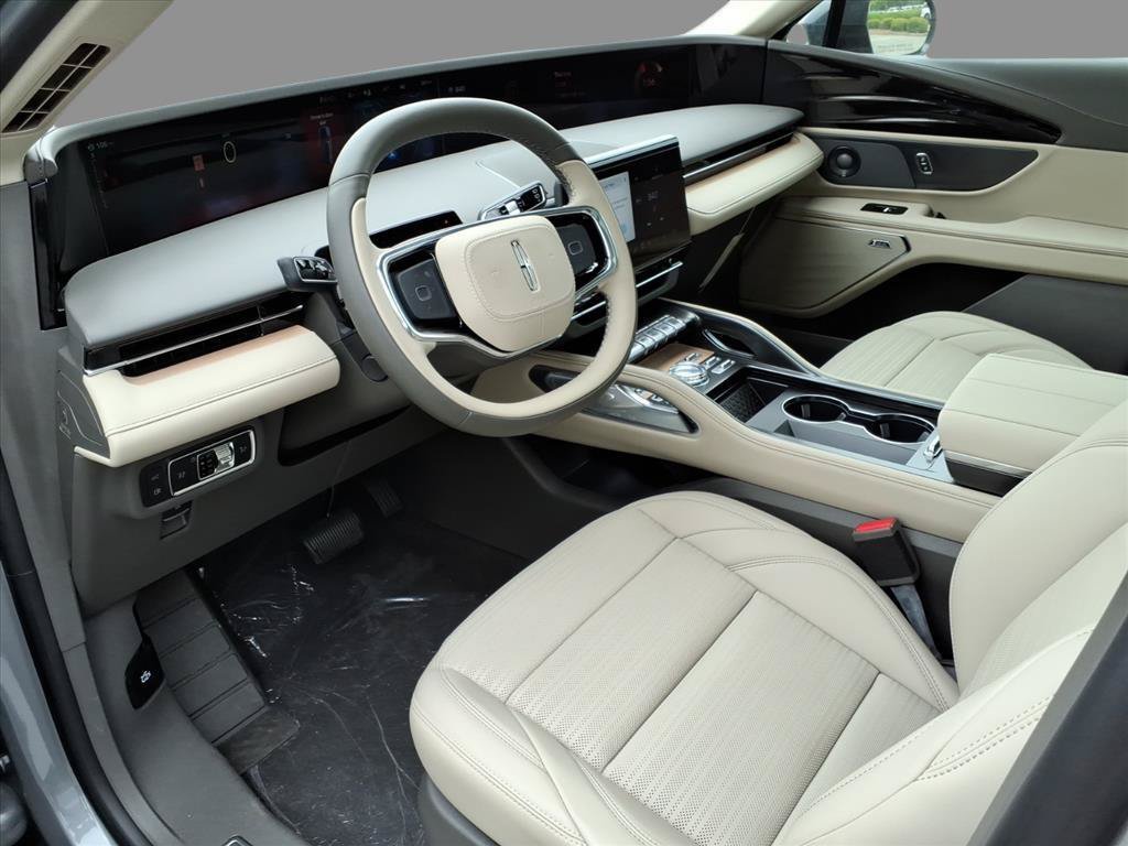 New 2025 Lincoln Nautilus Reserve w/ Jet Appearance Package AWD/4WD image 4