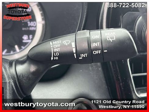 Used 2024 Toyota Highlander LE image 28