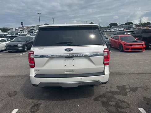 Used 2019 Ford Expedition XLT w/ Equipment Group 202A RWD image 14