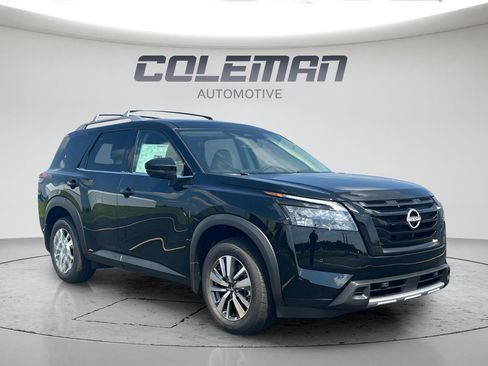 New 2025 Nissan Pathfinder SL w/ Black Appearance Package image 7