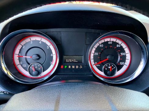 Used 2020 Dodge Grand Caravan SE image 25