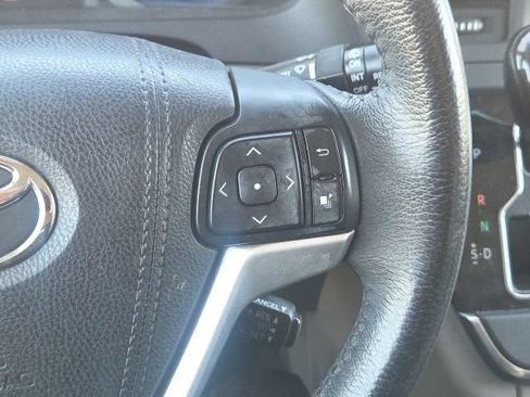 Used 2017 Toyota Sienna XLE w/ XLE Navigation Package FWD image 42