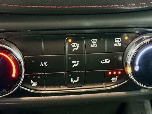 Used 2022 Chevrolet TrailBlazer RS image 19