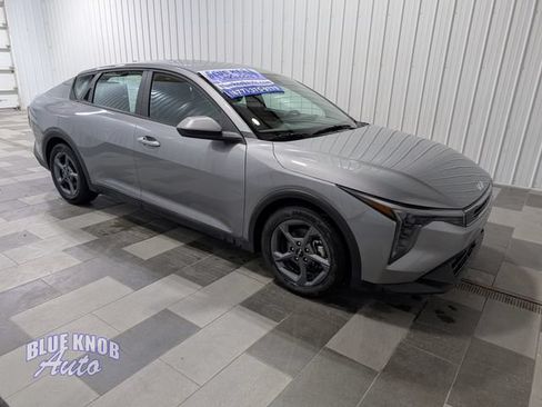 Used 2025 Kia K4 FWD image 5