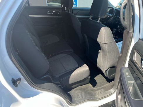 Used 2018 Ford Explorer XLT w/ Equipment Group 201A image 32