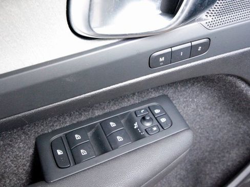 Certified 2025 Volvo XC40 B5 Plus image 12