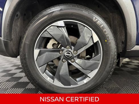 Certified 2025 Nissan Rogue SV AWD/4WD image 10