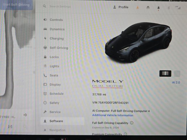 Used 2024 Tesla Model Y Performance AWD/4WD image 16