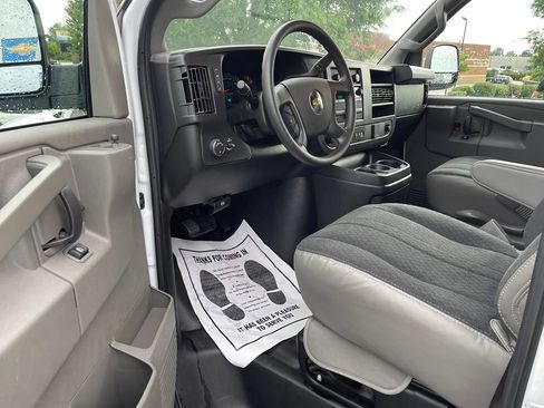 Used 2025 Chevrolet Express 2500 w/ Driver Convenience Package RWD image 5
