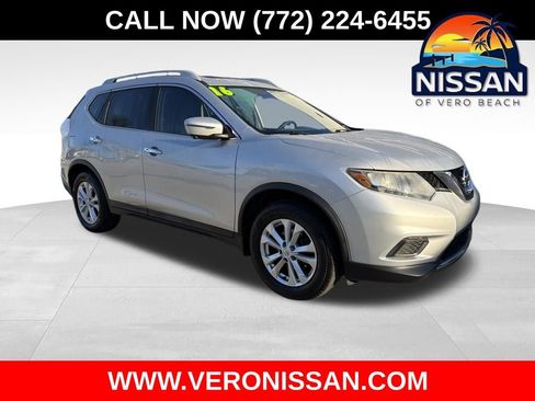 Used 2016 Nissan Rogue SV w/ SV Premium Package image 1