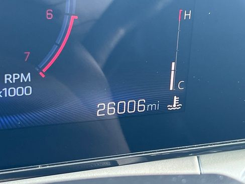 Used 2025 Chevrolet Trax LT image 20