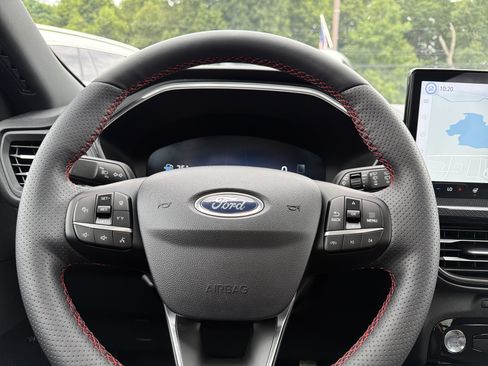Used 2024 Ford Escape ST-Line Select w/ Tech Pack #2 AWD/4WD image 17