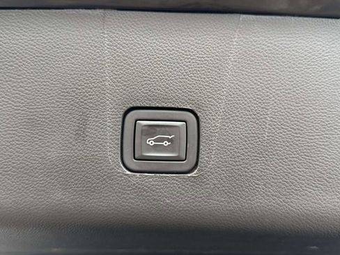 Certified 2023 Chevrolet Traverse RS image 9