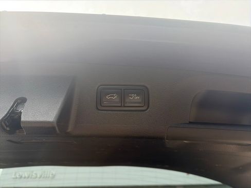 Used 2025 Kia Telluride S FWD image 18