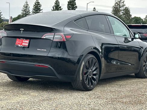 Used 2023 Tesla Model Y Performance AWD/4WD image 3