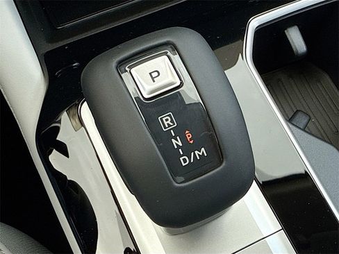 New 2025 Mitsubishi Outlander SE image 17