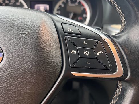 Used 2018 INFINITI QX30 Premium w/ Navigation Package image 26