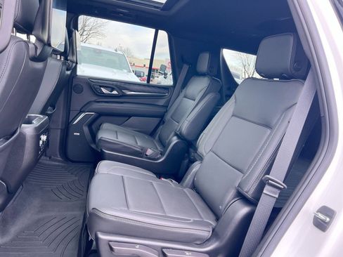 Used 2024 GMC Yukon Denali w/ Denali Reserve Package image 23