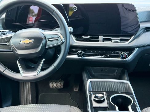 Used 2026 Chevrolet Equinox LT AWD/4WD image 26