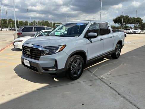 Used 2023 Honda Ridgeline RTL-E image 4