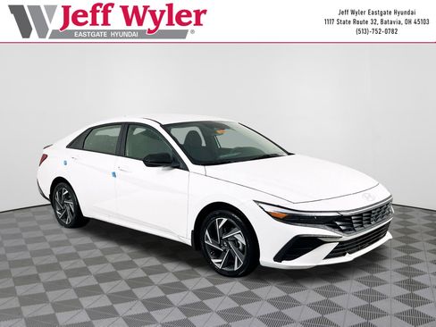 New 2025 Hyundai Elantra SEL FWD image 1