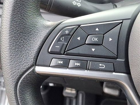 Used 2024 Nissan Altima 2.5 SV image 17