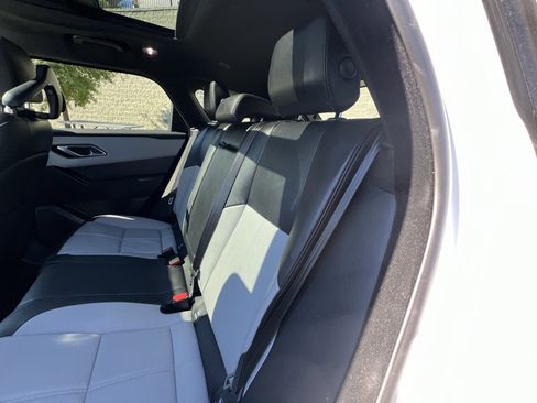 Certified 2024 Land Rover Range Rover Velar Dynamic SE image 32