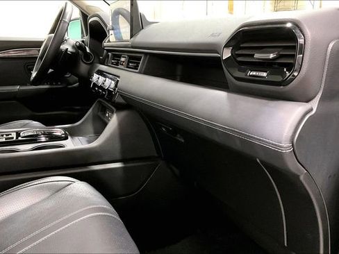 Used 2025 Honda Pilot Elite image 12
