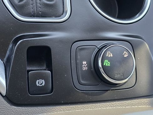 Used 2020 Chevrolet Traverse LT AWD/4WD image 21