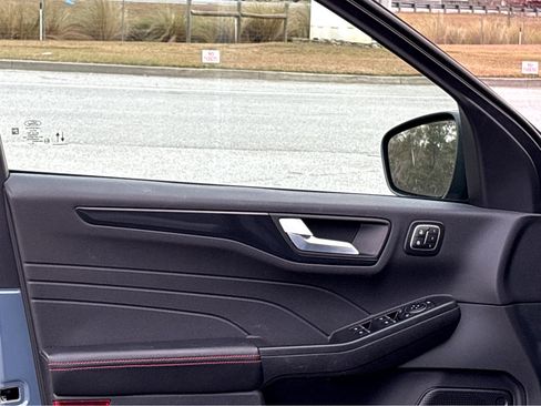 Used 2025 Ford Escape ST-Line Elite image 9