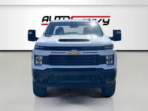 Used 2024 Chevrolet Silverado 2500 Custom w/ Custom Value Package RWD image 2