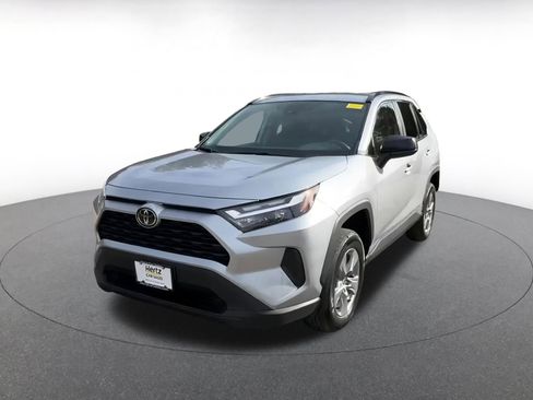 Used 2025 Toyota RAV4 LE image 7