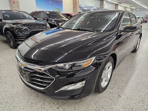 Used 2022 Chevrolet Malibu LT image 1