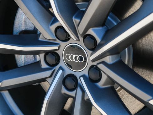 New 2025 Audi Q3 2.0T Premium image 16