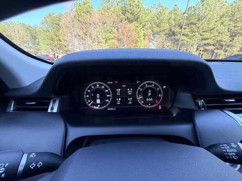 Used 2020 Land Rover Discovery Sport SE image 19