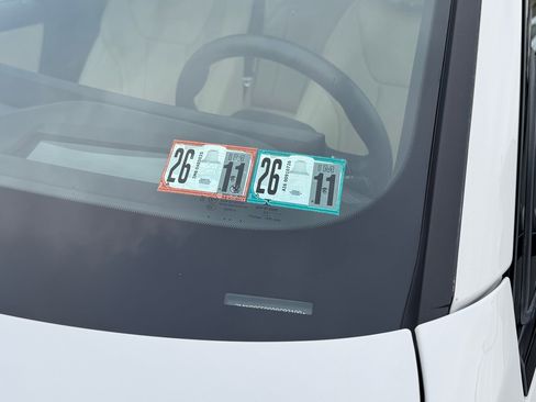 Used 2023 BMW 330i xDrive Sedan w/ Premium Package image 9