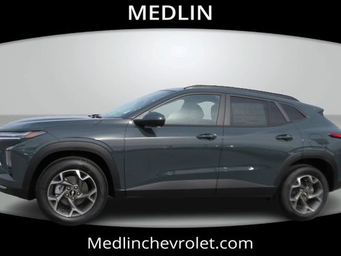 New 2026 Chevrolet Trax LT w/ Driver Confidence Package FWD image 5