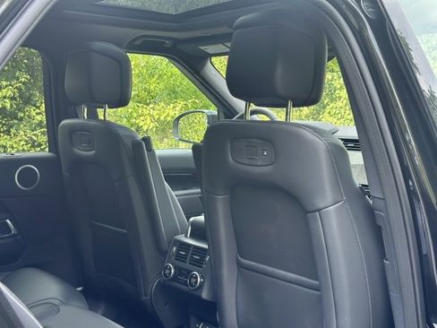 New 2025 Land Rover Discovery S image 21